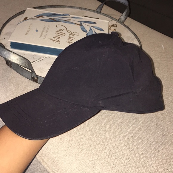 Lululemon cap - Picture 3 of 4